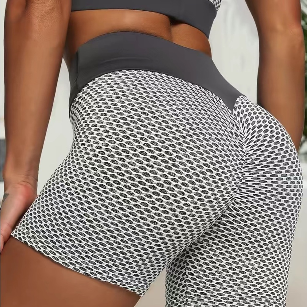 Honeycomb shorts